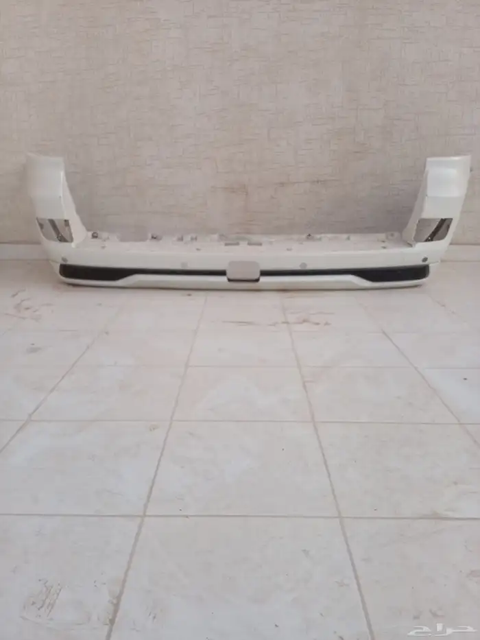 صدام خلفي جيب لاند كروزر 2017 GXR على السوم 0