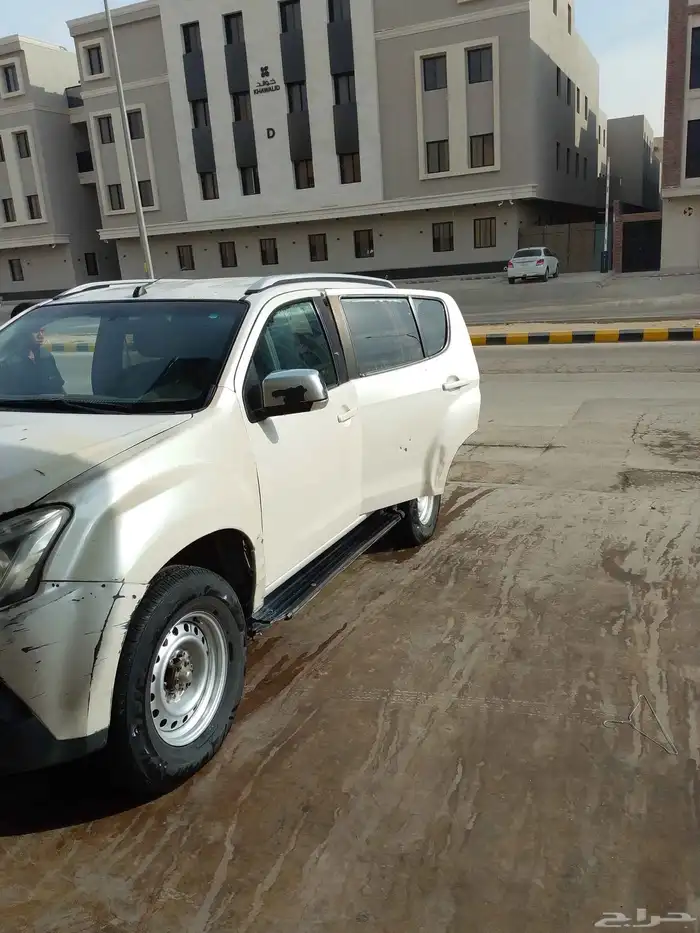 ايسوزو mux2020 0