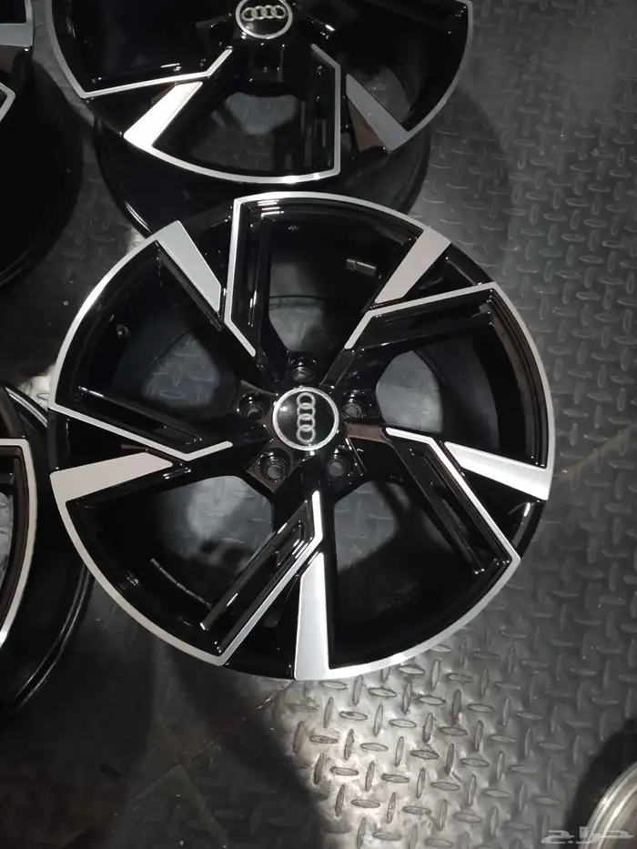 طقم جنوط اودي مقاس 18 1