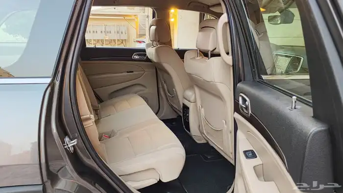 جراند شيروكي 2017 نظيف جدا 15