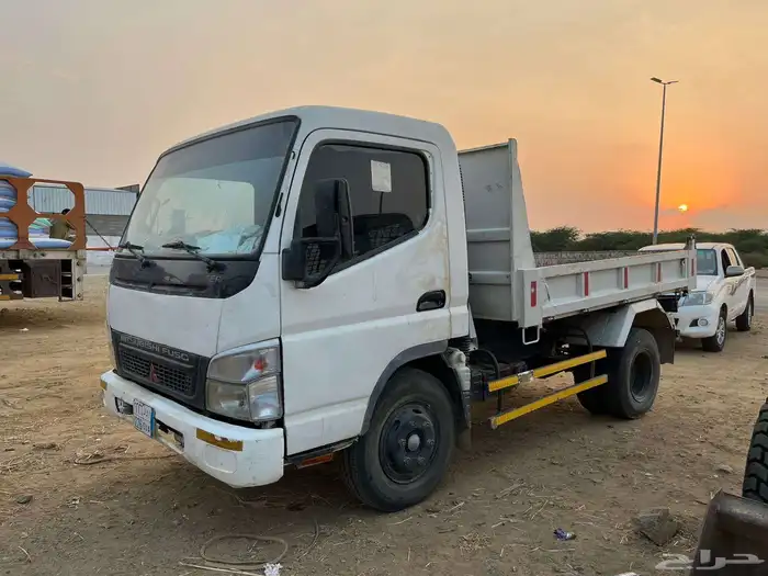 للبيع قلاب مستبيشي 2012 مع بوبكات 2013 0