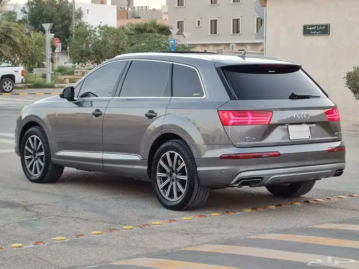 Audi Q7 2016 1