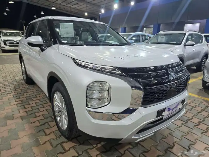 ميتسوبيشي اوتلاندر جميع الفئات 2025 1