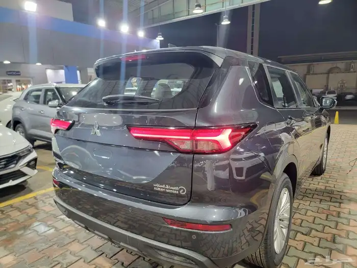 ميتسوبيشي اوتلاندر 2025 5 راكب ( كاش - تقسيط ) 5