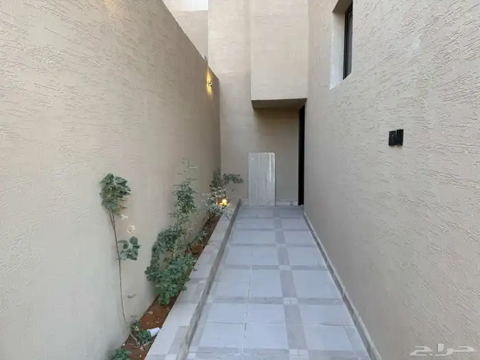 شقة فاخرة 375 متر بها اربع غرف نوم بحي طويق 1