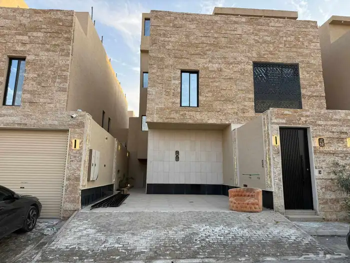 شقة فاخرة 375 متر بها اربع غرف نوم بحي طويق 2