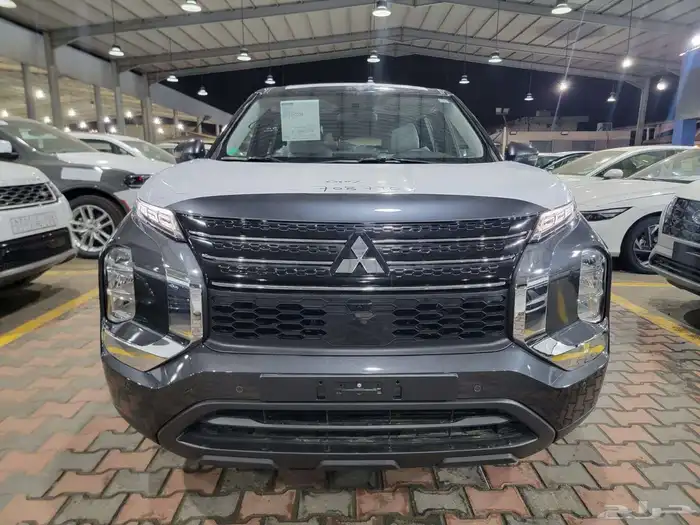 ميتسوبيشي اوتلاندر 2025 بفئات وألوان متعدده كاش _أقساط 0