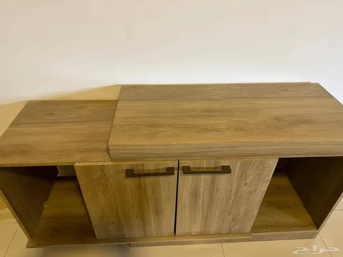 مكتبة طاولة تلفزيون جديدة ولا خدش فيها استعمال خفيف 2