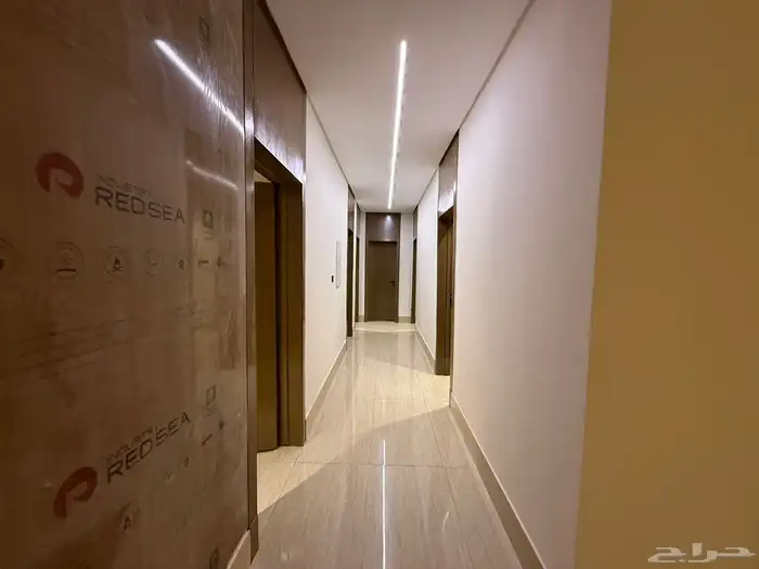 شقة فاخرة 375 متر بها اربع غرف نوم بحي طويق 8