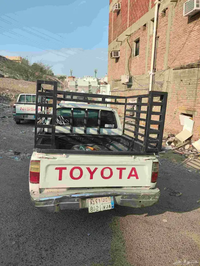 هايلوكس غمارتين 2001 للبيع او البدل كورولا 3