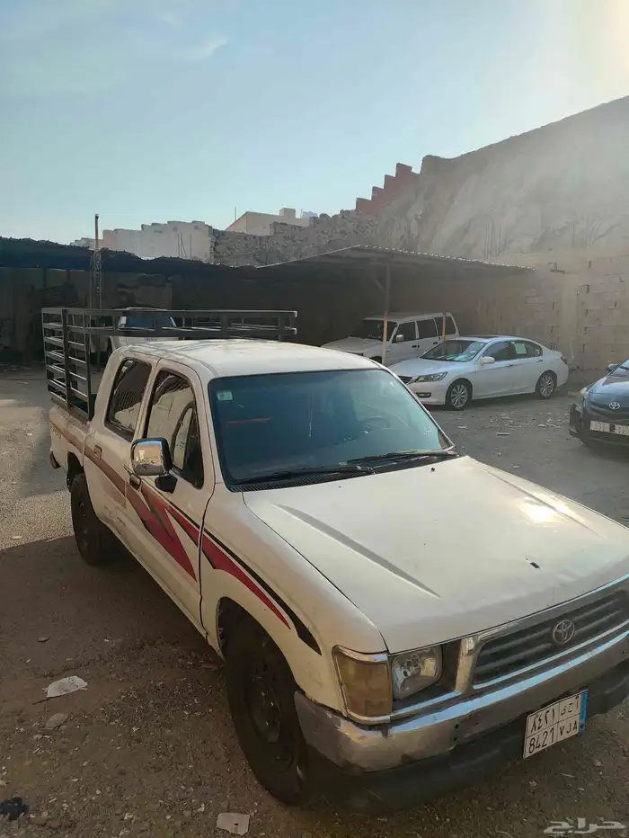 هايلوكس غمارتين 2001 للبيع او البدل كورولا 2