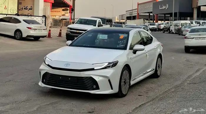 تويوتا كامري LE هايبرد 2025 1