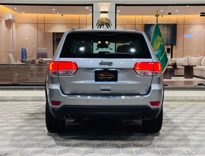 جراند شيروكي 2015 ليمتد V8 فل كامل نظيف جدا 3