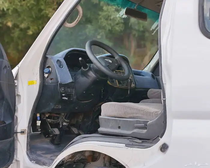 باص نيسان ديزل 2009 ركاب 6