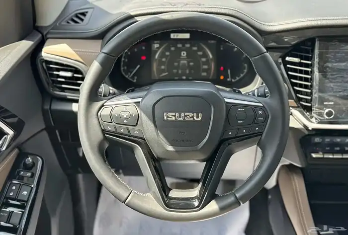 ايسوزو MUX 2025   2026 فل كامل دبل ديف لوك 5