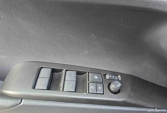 تويوتا كامرى E 2025 11