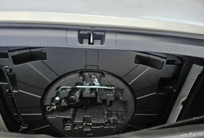 تويوتا كامرى E 2025 10