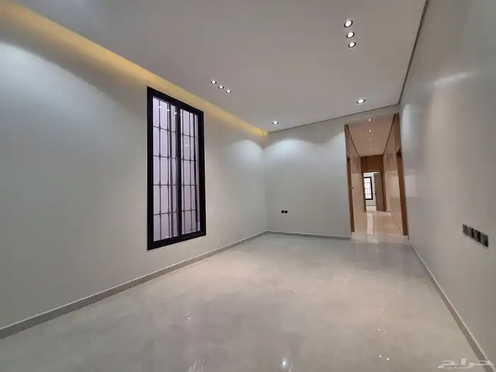 دور علوي للبيع حي المونسيه 5