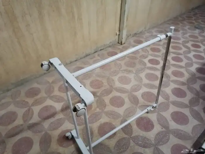 غرفة نوم وأشياء أخرى للبيع عصافير ومكنسة وشلال 1