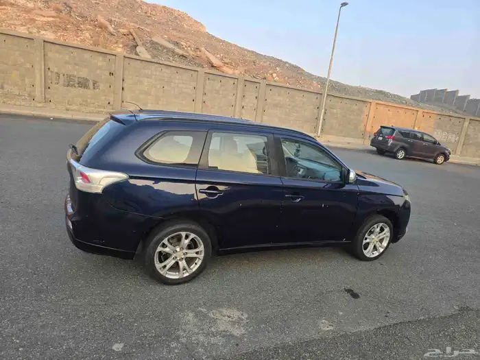 السلام عليكم اعلان عن سياره مستبيشي أوت لا ندر 5