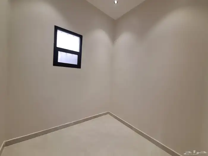 دور علوي للبيع حي المونسيه 7