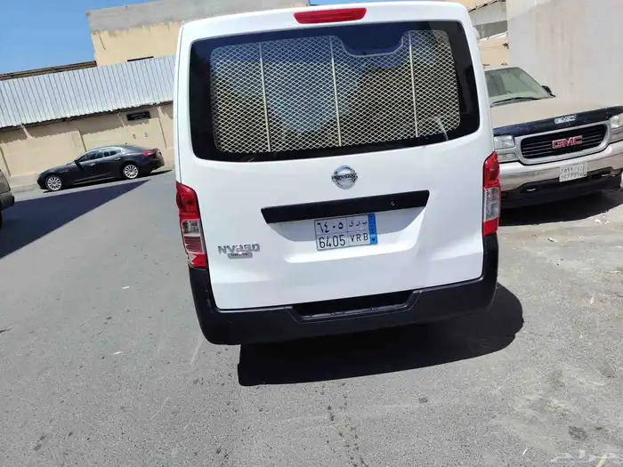 للبيع باص بضاعه بنزيم 2020 4