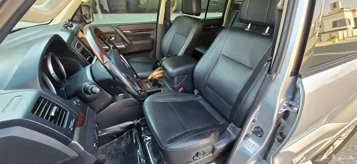 ميتسوبيشي باجيرو موديل 2016 فل كامل العلامات الذهبية 14