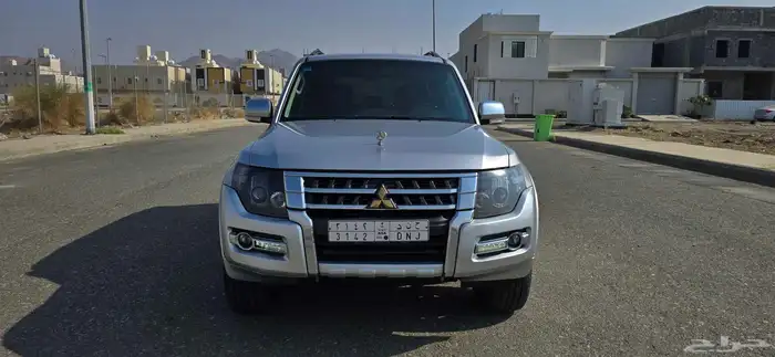 ميتسوبيشي باجيرو موديل 2016 فل كامل العلامات الذهبية 0