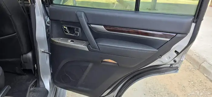 ميتسوبيشي باجيرو موديل 2016 فل كامل العلامات الذهبية 25