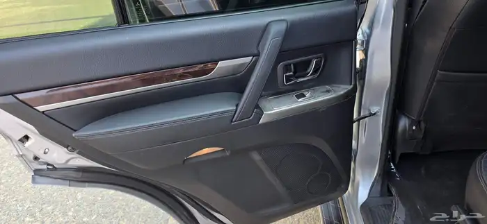 ميتسوبيشي باجيرو موديل 2016 فل كامل العلامات الذهبية 18