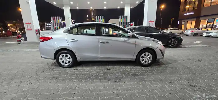 تويوتا يارس للبيع التواصل اتصال 1