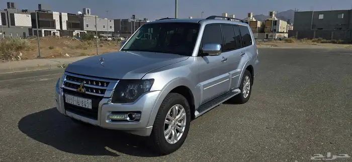 ميتسوبيشي باجيرو موديل 2016 فل كامل العلامات الذهبية 7
