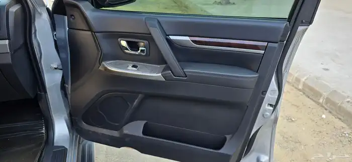 ميتسوبيشي باجيرو موديل 2016 فل كامل العلامات الذهبية 21