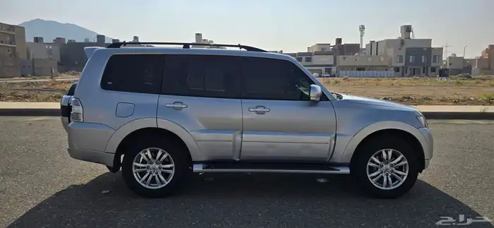 ميتسوبيشي باجيرو موديل 2016 فل كامل العلامات الذهبية 2