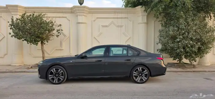 بي أم دبليو 735 مالك أول الناغي 1