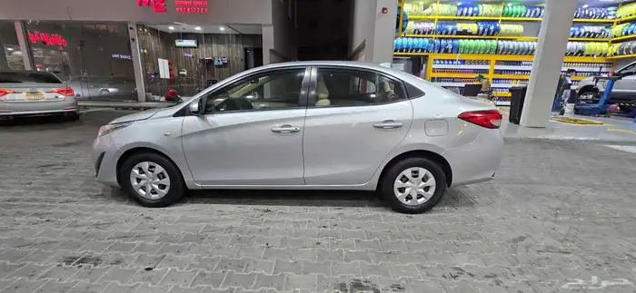 تويوتا يارس للبيع التواصل اتصال 2