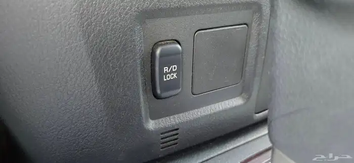 ميتسوبيشي باجيرو موديل 2016 فل كامل العلامات الذهبية 11