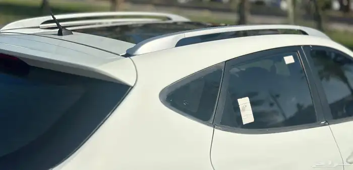 السلام عليكم سياره توسان ماشة 251الف الغير والشاص ولابارق 5