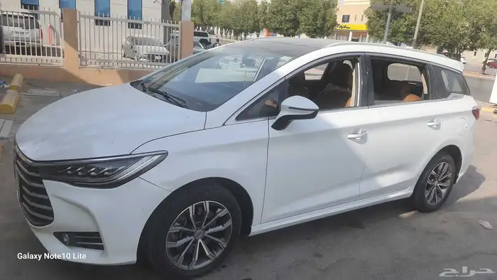 BYD MAX 2020 1