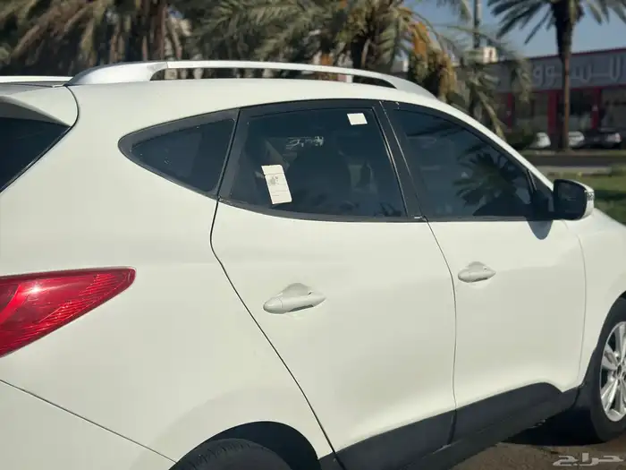 السلام عليكم سياره توسان ماشة 251الف الغير والشاص ولابارق 3