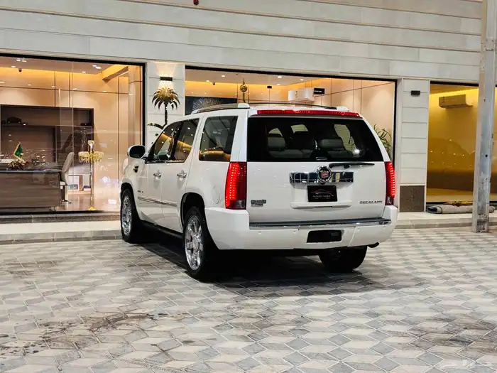 اسكاليد 2012 فل كامل سعودي نظيف جدا 4