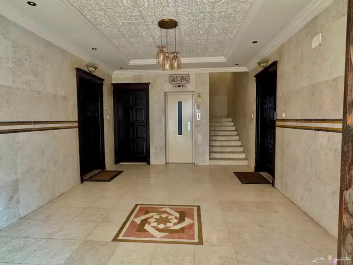 عمارة سكنية للبيع في حي الفيصلية 1