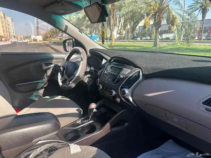 السلام عليكم سياره توسان ماشة 251الف الغير والشاص ولابارق 8