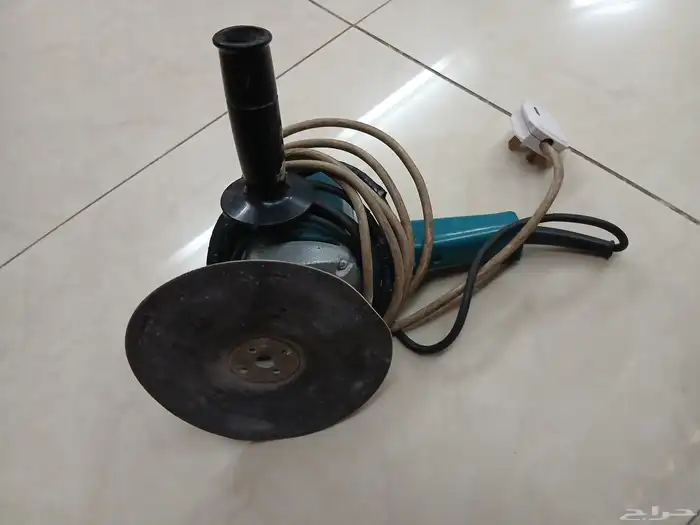 ألة سنفرة ماركة ماكيتا 1