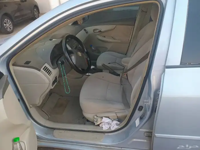 تويوتا كورلا اتوماتيك لون بحري موديل 2010 5