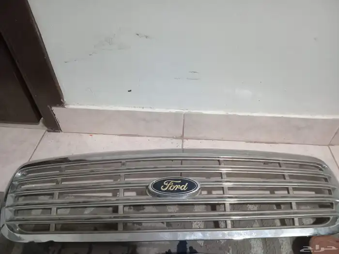 للبيع شبك فورد فكتوريا نضيفف 2