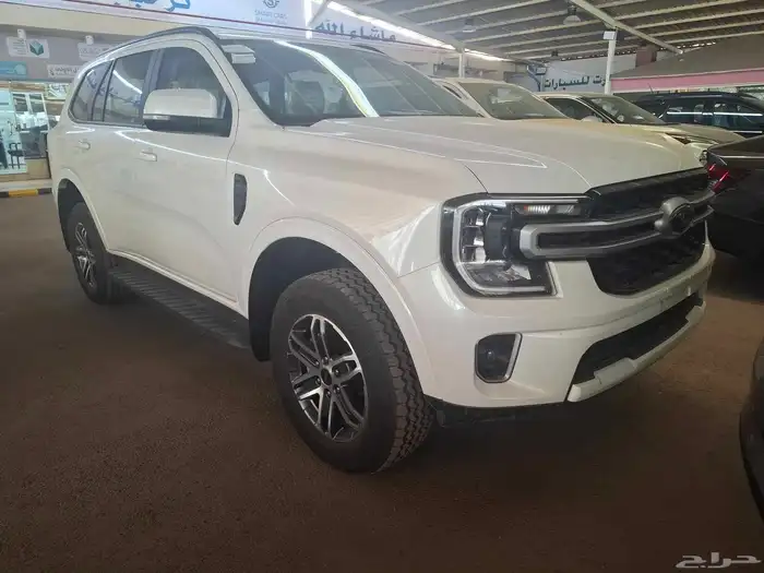 فورد ايفرست ستاندر XLS موديل 2025 بنزين - يوجد ديزل 2