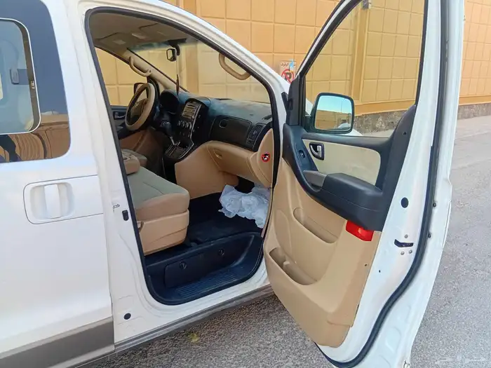 هونداي H1للبيع نضيف جدا الموديل 2015 5