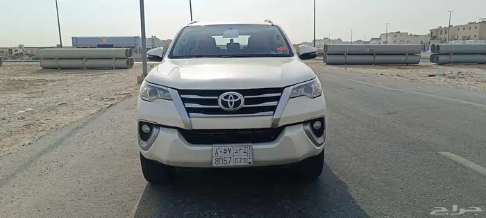 Toyota Fortuner 1