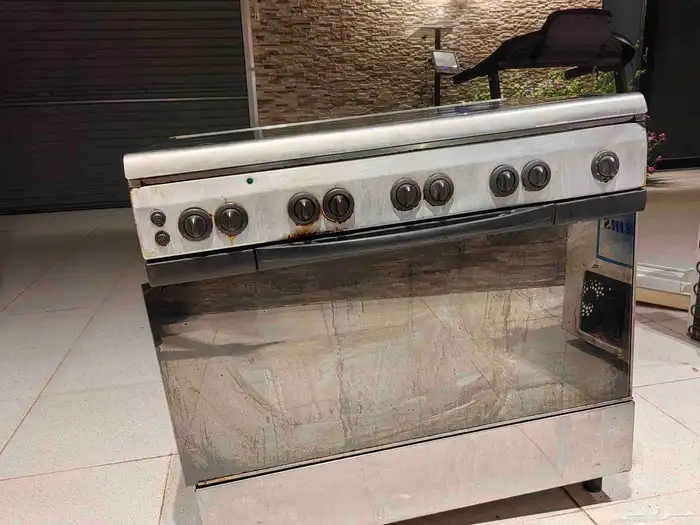فرن غاز نضيف وبحالة جيدة لايوجد به عيوب 4
